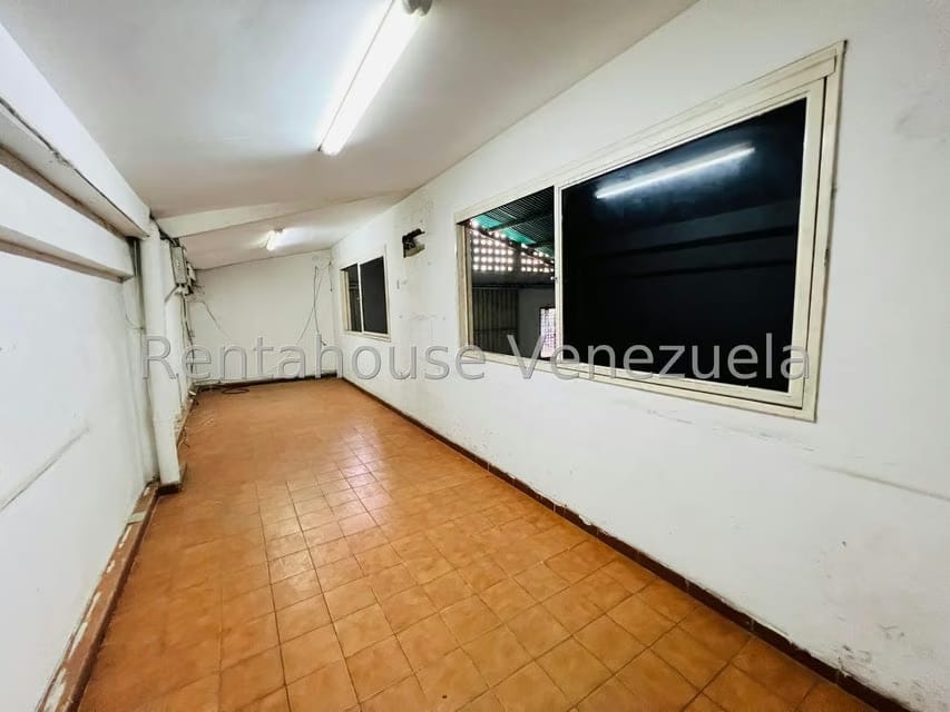 Comercial (Galpon - Deposito) en Venta en Centro, Lara - 27