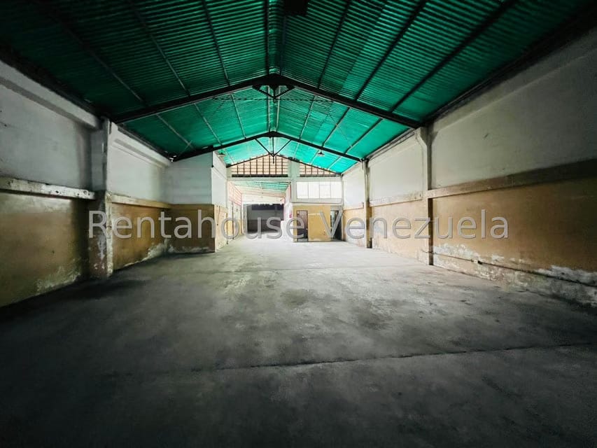 Comercial (Galpon - Deposito) en Venta en Centro, Lara - 32