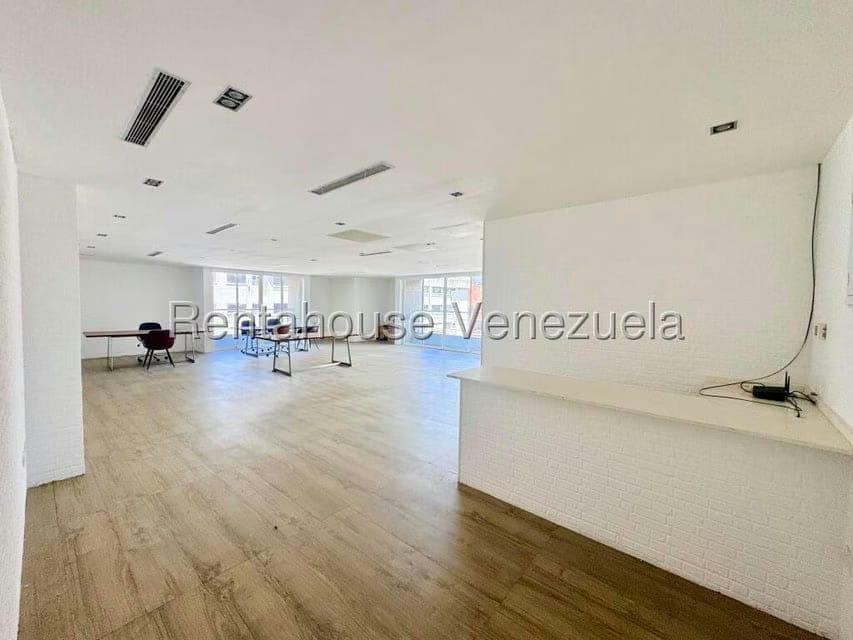 Comercial (Local Comercial) en Venta en El Rosal, Distrito Metropolitano - 2