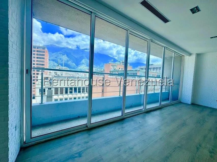 Comercial (Local Comercial) en Venta en El Rosal, Distrito Metropolitano - 12
