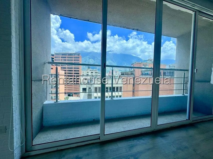 Comercial (Local Comercial) en Venta en El Rosal, Distrito Metropolitano - 13