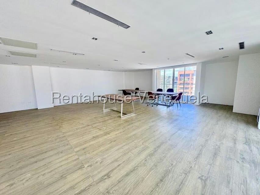 Comercial (Local Comercial) en Venta en El Rosal, Distrito Metropolitano - 16