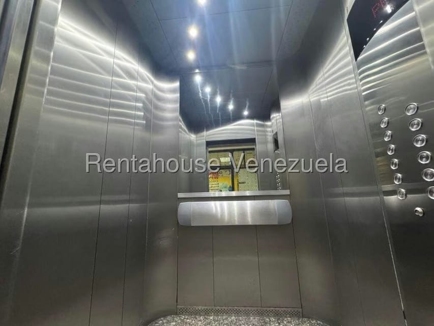 Comercial (Local Comercial) en Venta en El Rosal, Distrito Metropolitano - 20