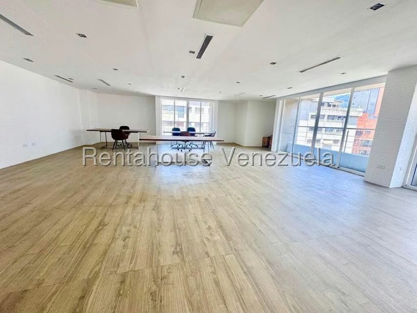 Comercial (Local Comercial) en Venta en El Rosal, Distrito Metropolitano - 3