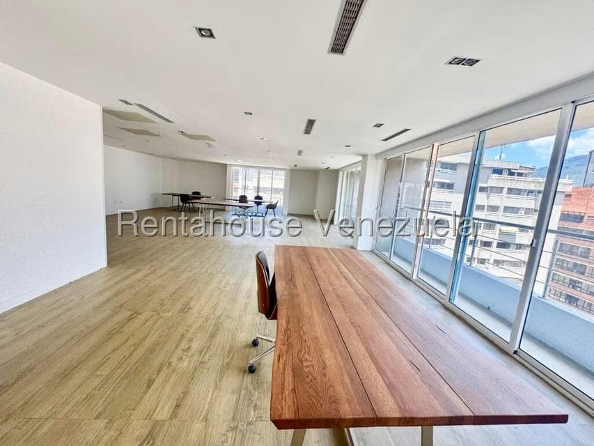 Comercial (Local Comercial) en Venta en El Rosal, Distrito Metropolitano - 10
