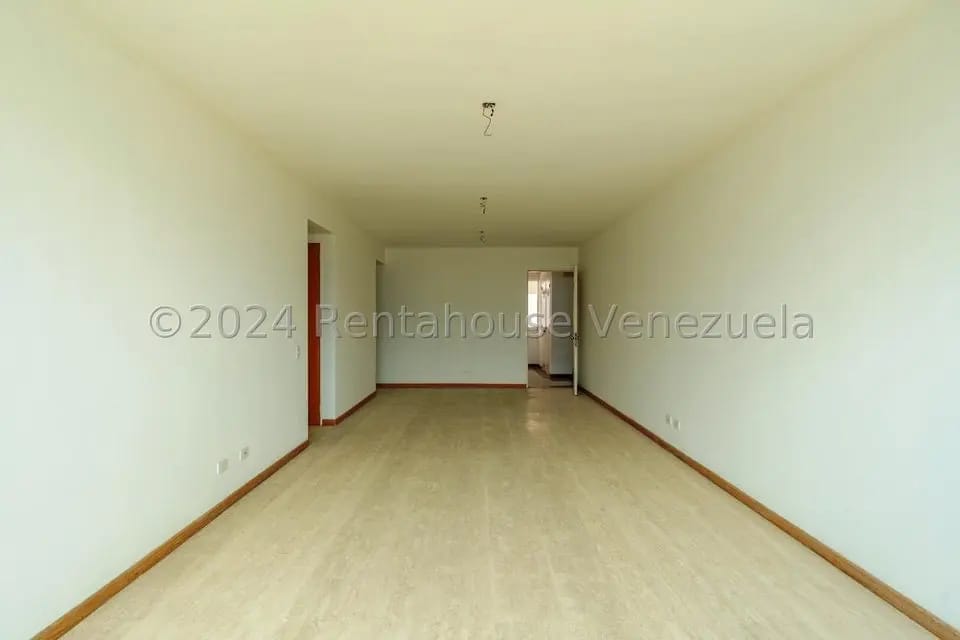 Apartamento (1 Nivel) en Venta en Lomas del Sol, Distrito Metropolitano - 4