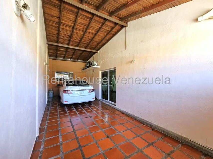 Casa (Duplex) en Venta en Puertas Del Sol, Lara - 28