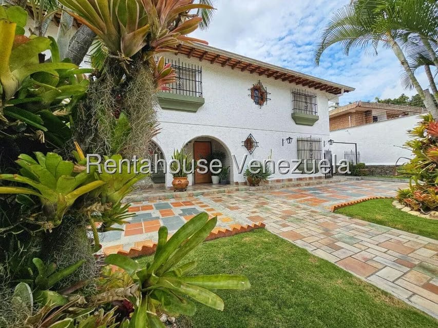 Casa (Multipes Niveles) en Venta en Cumbres de Curumo, Distrito Metropolitano - 3