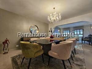 Casa (Multipes Niveles) en Venta en Cumbres de Curumo, Distrito Metropolitano - 25