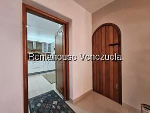 Casa (Multipes Niveles) en Venta en Cumbres de Curumo, Distrito Metropolitano - 53