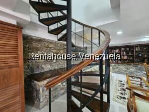 Casa (Multipes Niveles) en Venta en Cumbres de Curumo, Distrito Metropolitano - 55