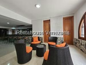 Casa (Multipes Niveles) en Venta en Cumbres de Curumo, Distrito Metropolitano - 58