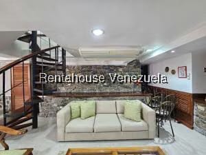 Casa (Multipes Niveles) en Venta en Cumbres de Curumo, Distrito Metropolitano - 68