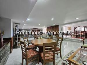 Casa (Multipes Niveles) en Venta en Cumbres de Curumo, Distrito Metropolitano - 69