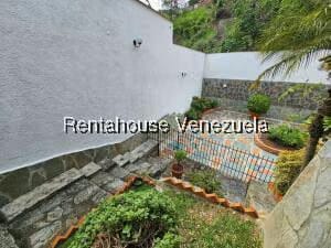 Casa (Multipes Niveles) en Venta en Cumbres de Curumo, Distrito Metropolitano - 74