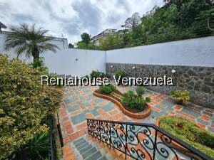 Casa (Multipes Niveles) en Venta en Cumbres de Curumo, Distrito Metropolitano - 80