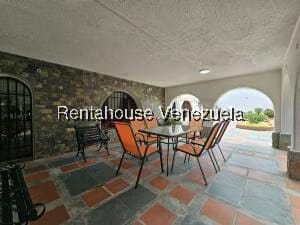 Casa (Multipes Niveles) en Venta en Cumbres de Curumo, Distrito Metropolitano - 84