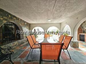 Casa (Multipes Niveles) en Venta en Cumbres de Curumo, Distrito Metropolitano - 89