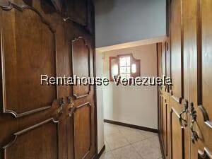 Casa (Multipes Niveles) en Venta en Cumbres de Curumo, Distrito Metropolitano - 100