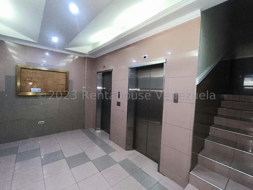 Apartamento (1 Nivel) en Venta en Avenida Victoria, Aragua - 2