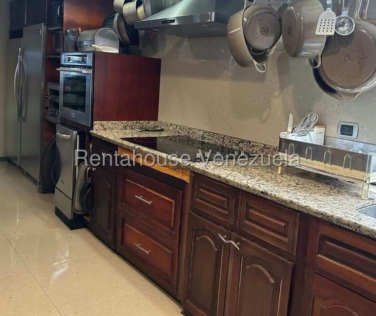 Casa (Multipes Niveles) en Venta en Macaracuay, Distrito Metropolitano - 24