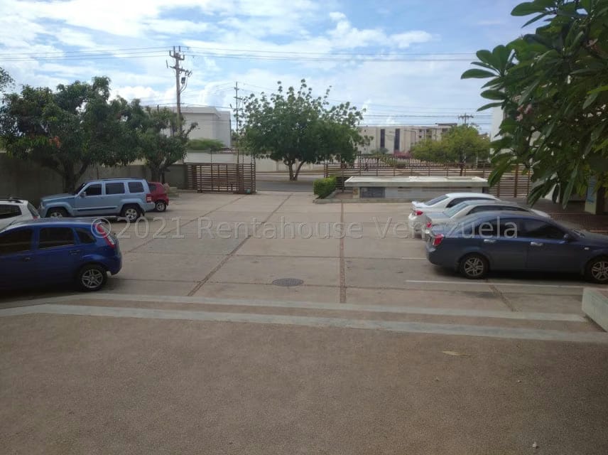 Comercial (Oficina) en Alquiler en Avenida El Milagro, Zulia - 14