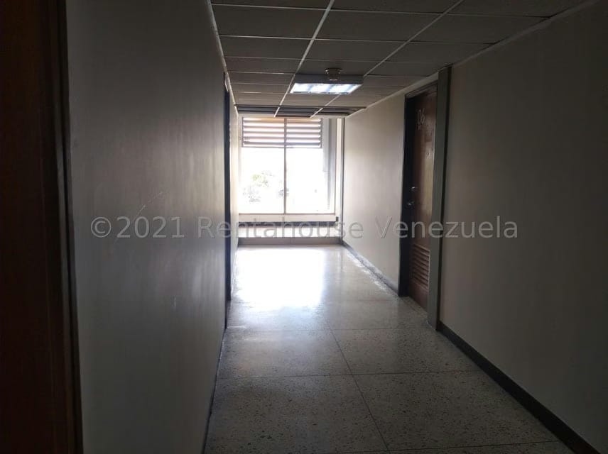 Comercial (Oficina) en Alquiler en Avenida El Milagro, Zulia - 3