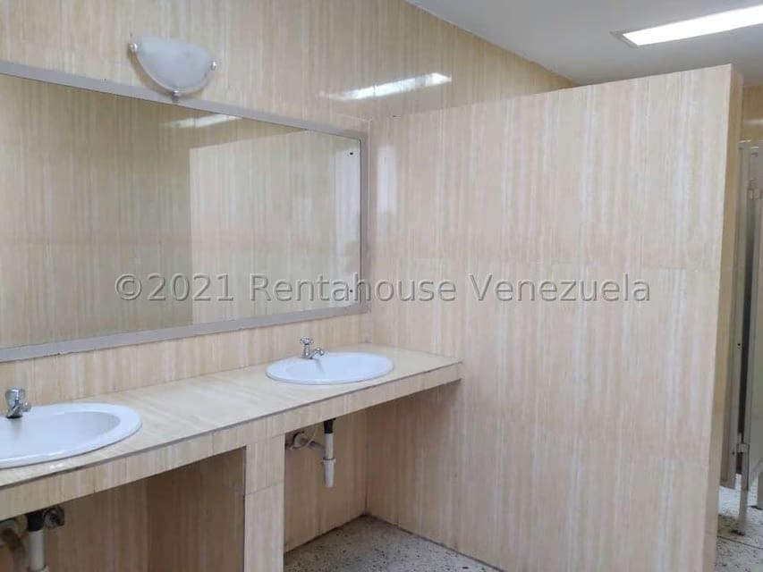 Comercial (Oficina) en Alquiler en Avenida El Milagro, Zulia - 7