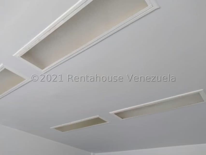 Comercial (Oficina) en Alquiler en Avenida El Milagro, Zulia - 10