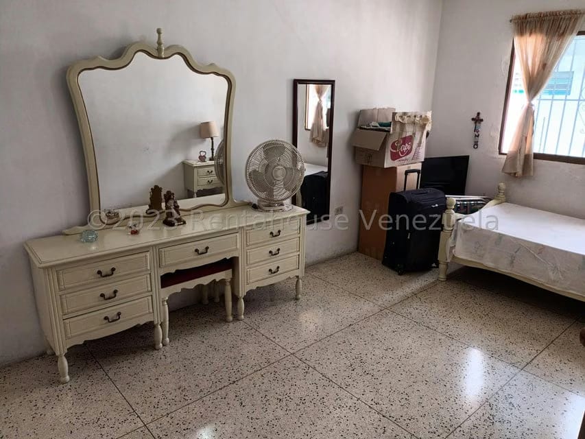 Casa (Multipes Niveles) en Venta en Coche, Distrito Metropolitano - 32