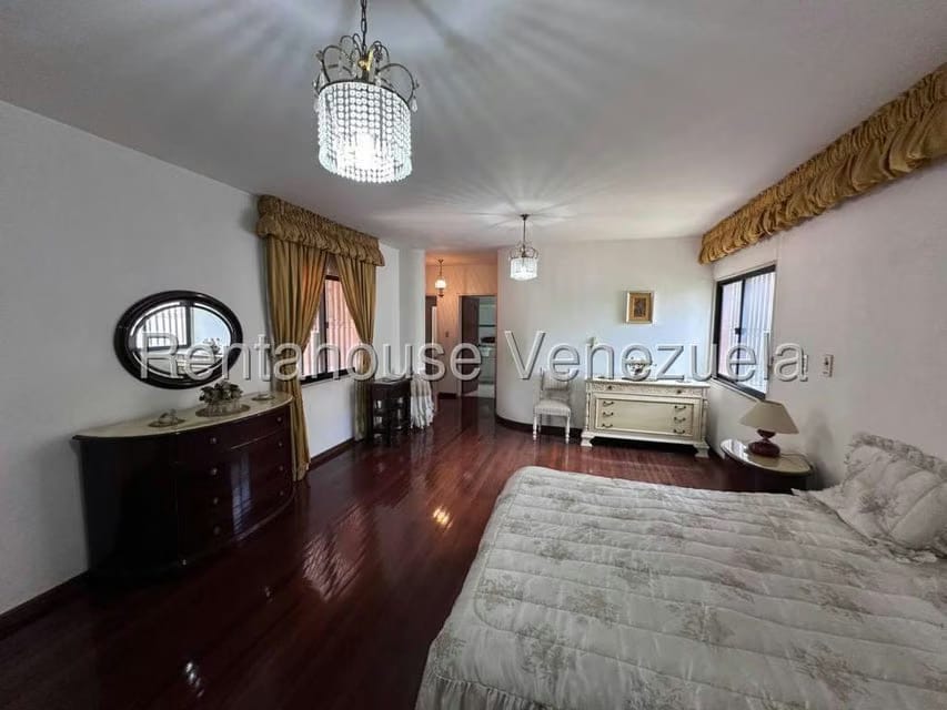 Casa (Multipes Niveles) en Venta en Altamira, Distrito Metropolitano - 23