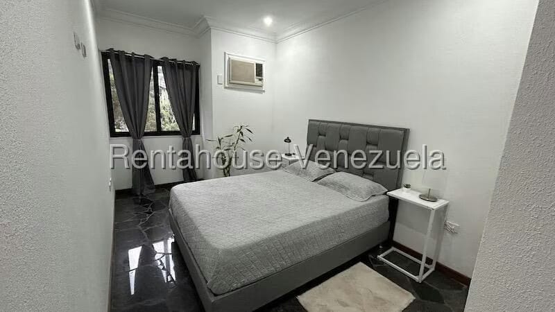Apartamento (1 Nivel) en Alquiler en La Boyera, Distrito Metropolitano - 5