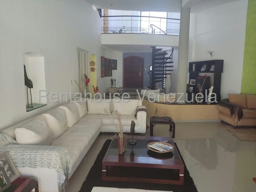 Casa (Duplex) en Venta en Cumboto, Carabobo - 2