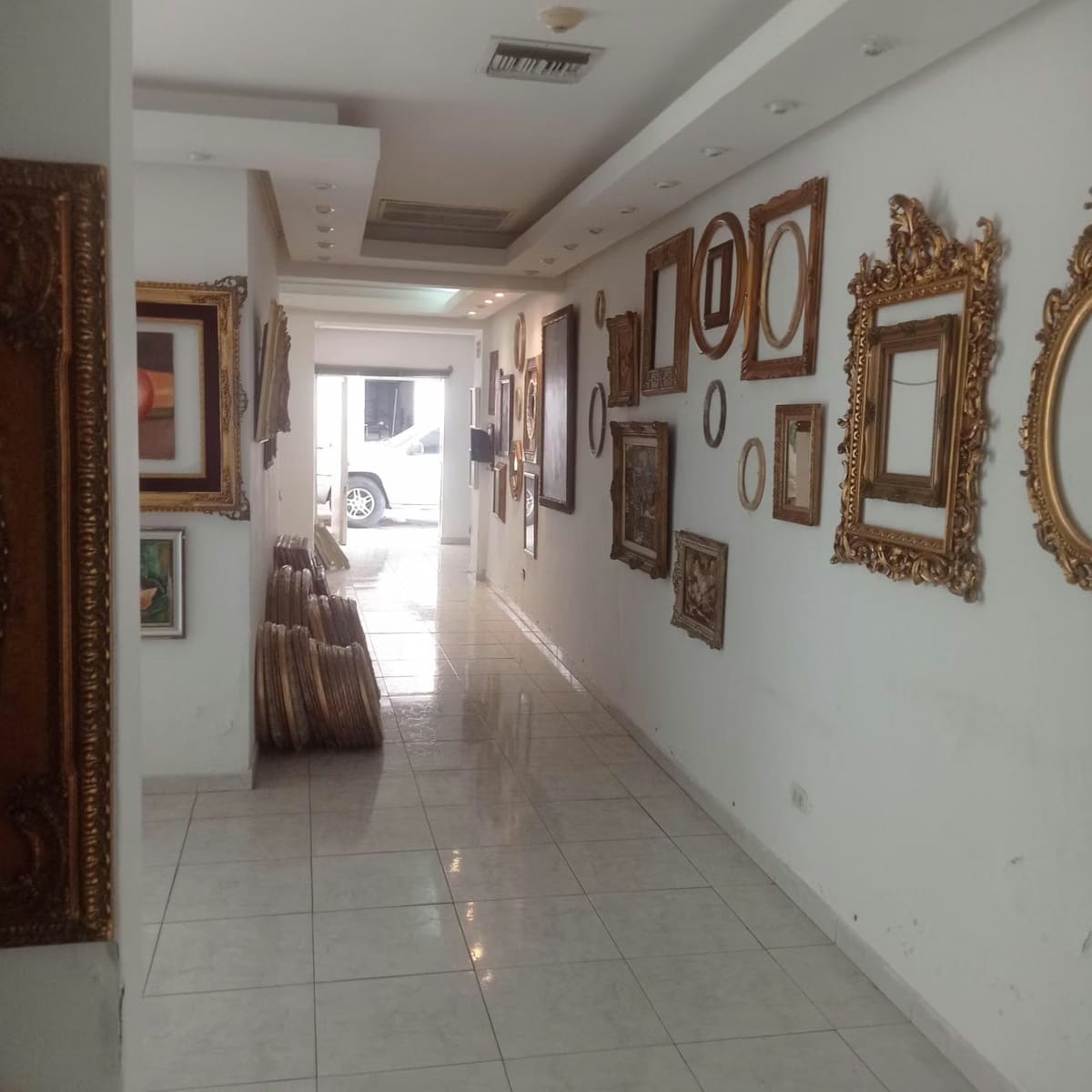 Local Comercial en Venta - Urb. La Florida - Caracas - Distrito Capital - 2