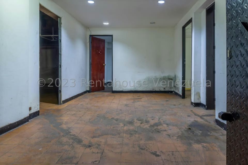 Comercial (Local Comercial) en Venta en Parroquia Santa Teresa, Distrito Metropolitano - 16
