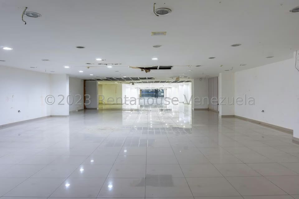 Comercial (Local Comercial) en Venta en Parroquia Santa Teresa, Distrito Metropolitano - 8
