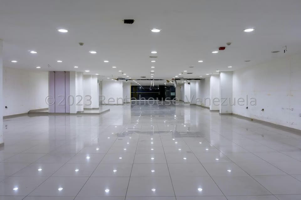 Comercial (Local Comercial) en Venta en Parroquia Santa Teresa, Distrito Metropolitano - 9