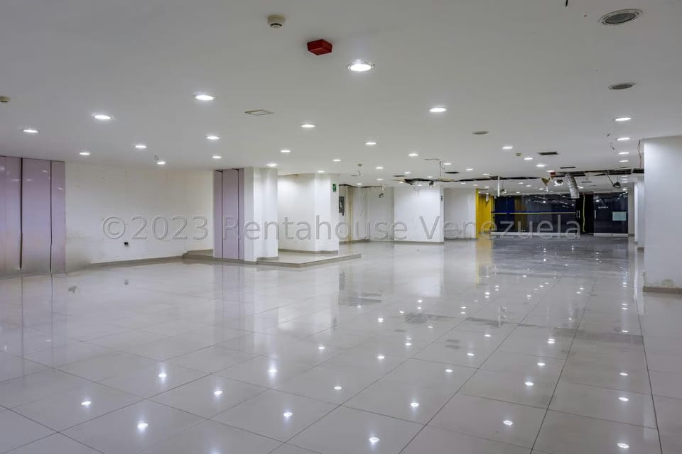 Comercial (Local Comercial) en Venta en Parroquia Santa Teresa, Distrito Metropolitano - 10