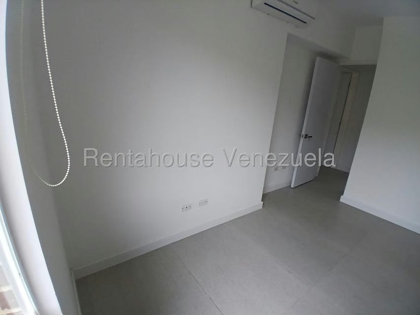 Apartamento (1 Nivel) en Venta en Lomas del Sol, Distrito Metropolitano - 11