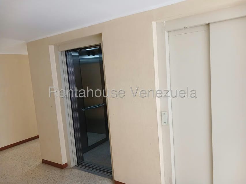 Apartamento (1 Nivel) en Venta en Lomas del Sol, Distrito Metropolitano - 4