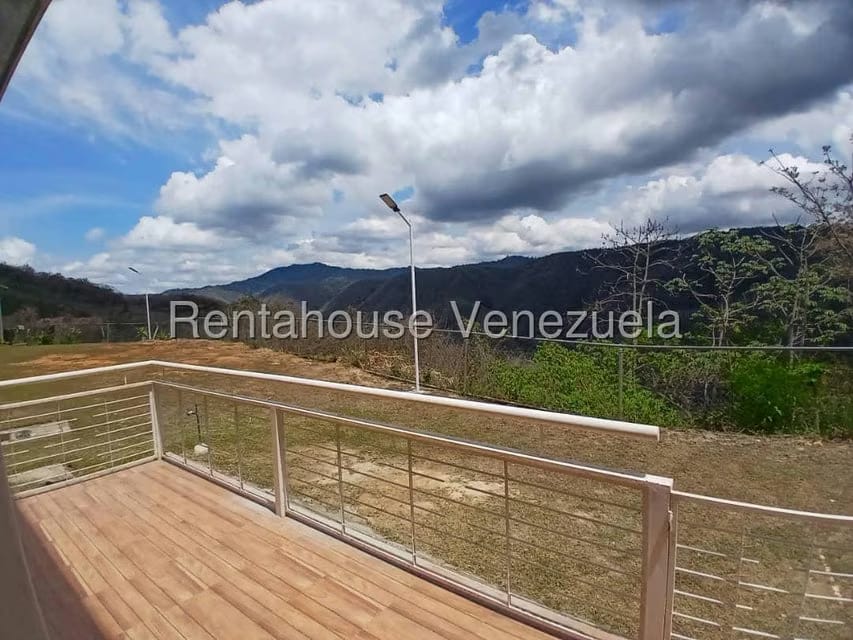 Apartamento (1 Nivel) en Alquiler en Bosques de la Lagunita, Distrito Metropolitano - 9