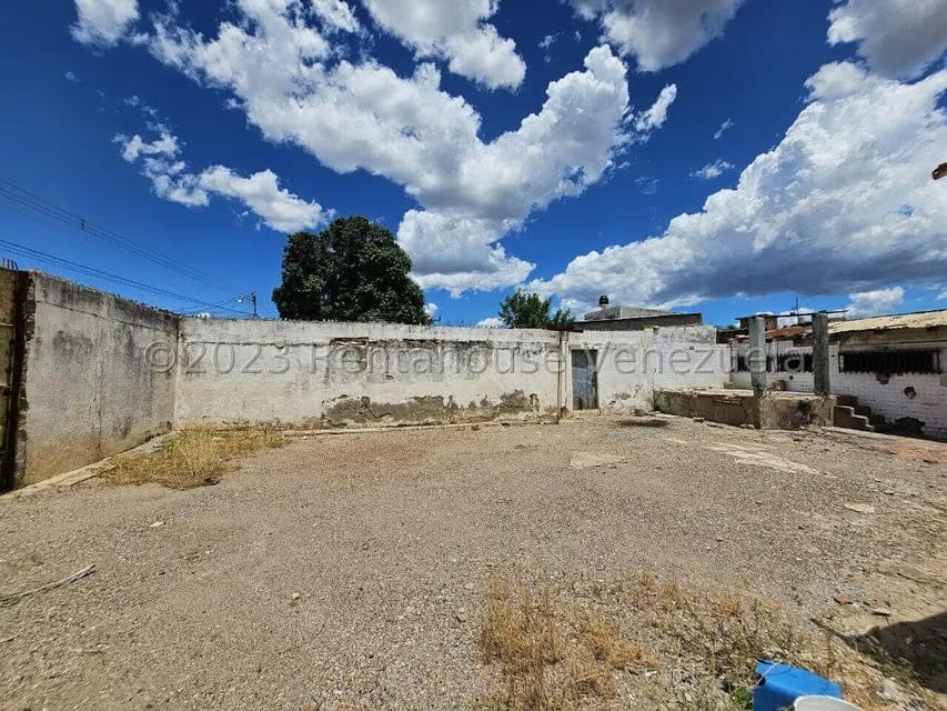 Comercial (Estacionamiento) en Alquiler en Municipio Torres, Lara - 12