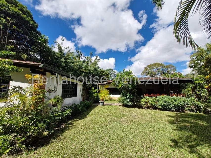 Casa (1 Nivel) en Venta en Los Geranios, Distrito Metropolitano - 17
