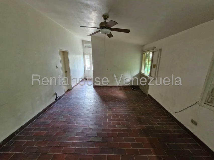 Casa (1 Nivel) en Venta en Los Geranios, Distrito Metropolitano - 32
