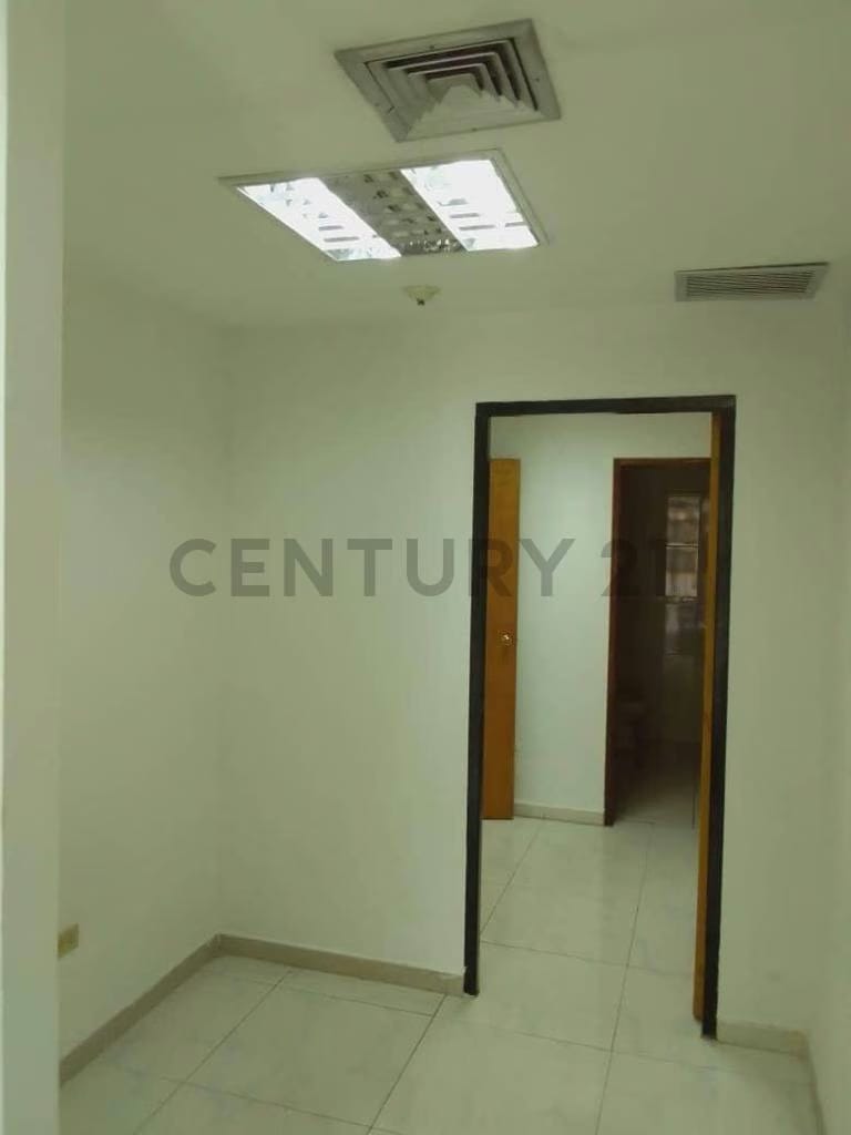 LOCAL COMERCIAL EDIFICIO MALIZIA - 4