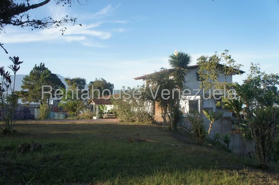 Casa (Multipes Niveles) en Venta en La Lagunita Country Club, Distrito Metropolitano