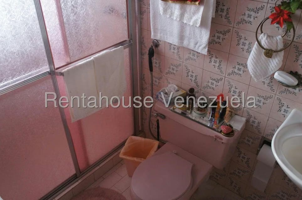 Casa (Multipes Niveles) en Venta en La Lagunita Country Club, Distrito Metropolitano - 24