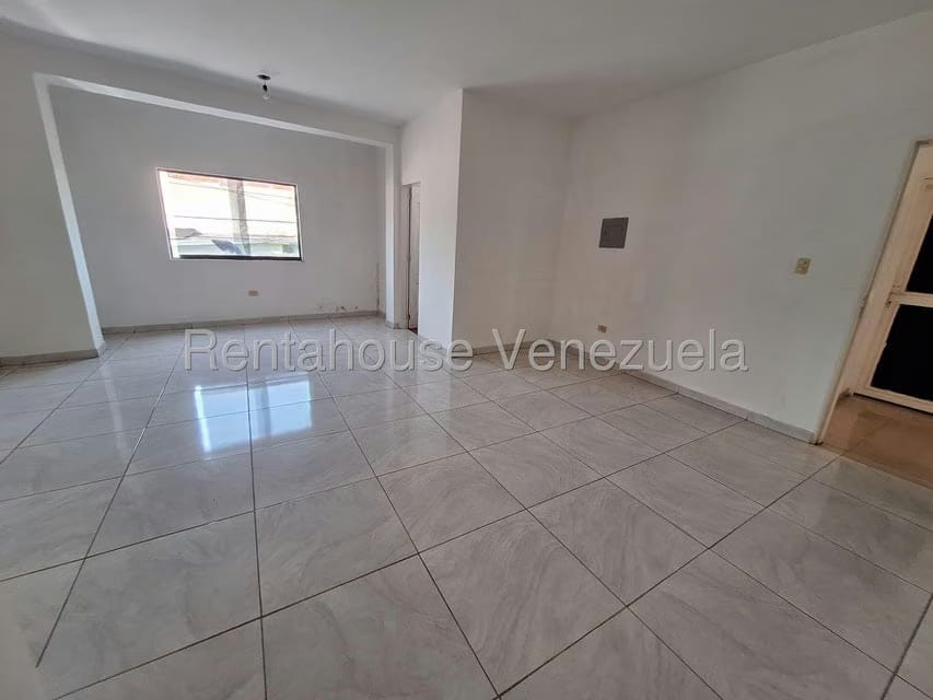 Comercial (Local Comercial) en Alquiler en La Inmaculada, Merida - 3