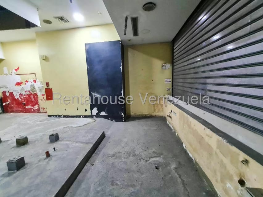 Comercial (Local Comercial) en Alquiler en Los Dos Caminos, Distrito Metropolitano - 5