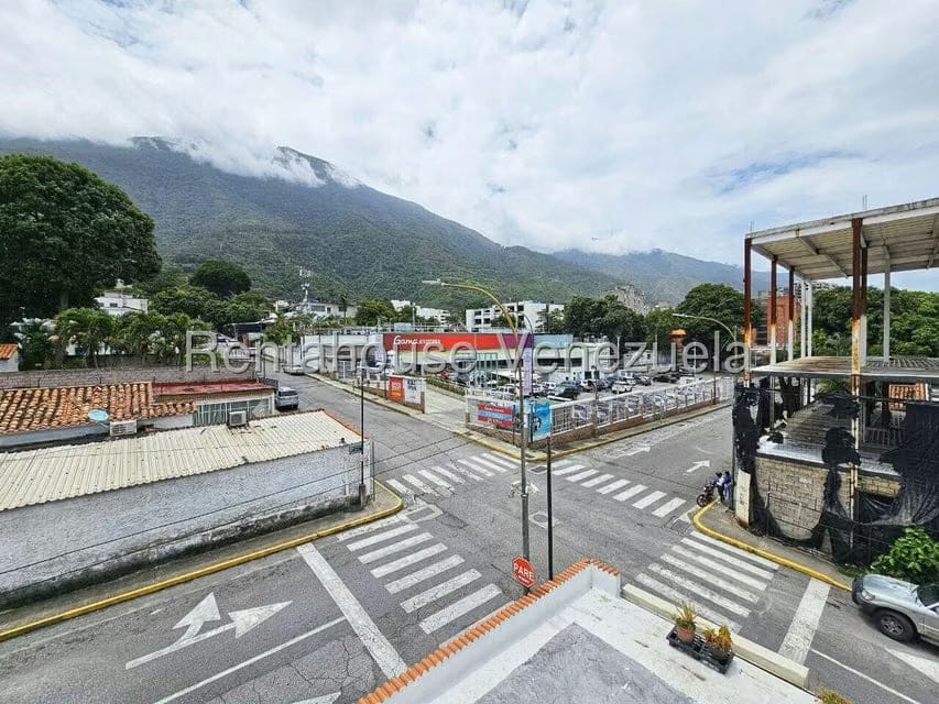 Comercial (Local Comercial) en Venta en Los Palos Grandes, Distrito Metropolitano - 2